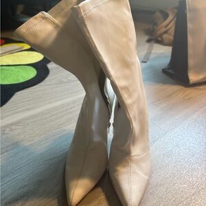 Women’s 7 White sock boot heel